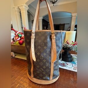 Louis Vuitton Bucket GM